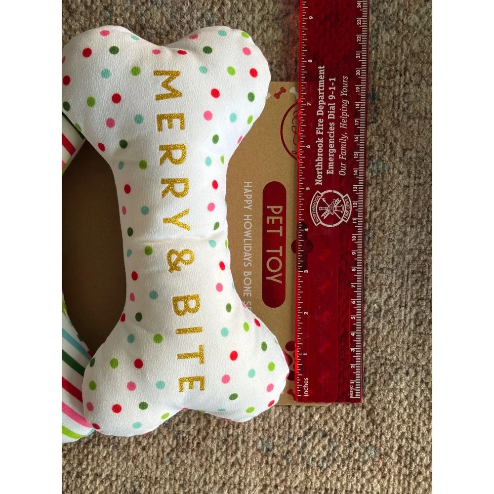 Winifred & Lily Holiday Dog Toy Set 3pk Merry & Bite Woof Bones Green White